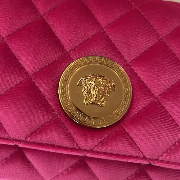 Versace NWOT Hot Pink Velvet MEDUSA Clutch crossbody Handbag 7”x5” with dust bag - Picture 3 of 11